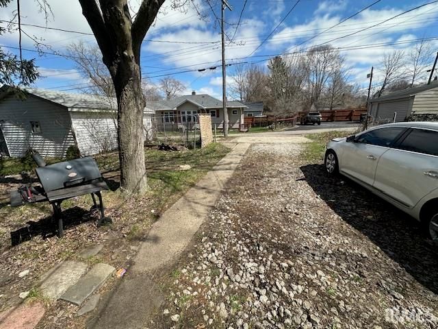 2806 S Michigan Street, South Bend, IN 46614