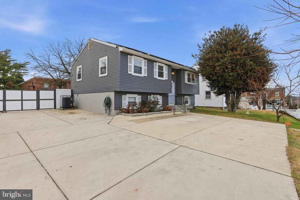 211 JACK ST, Baltimore, MD 21225