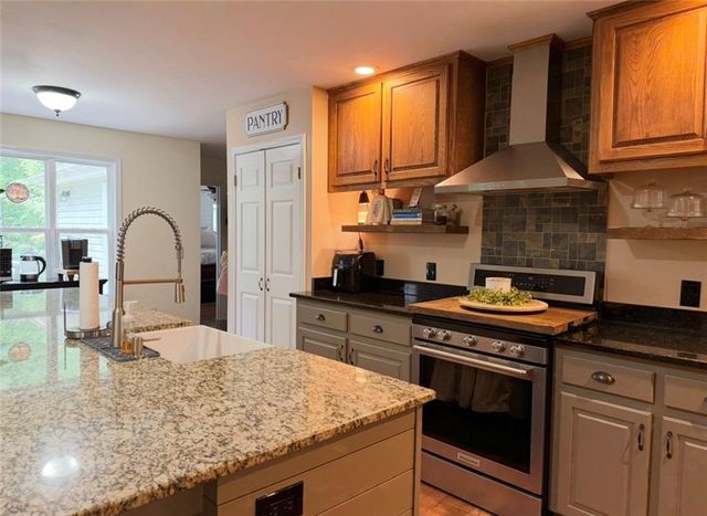 227 Clarkesville Heights Dr, Clarkesville, GA 30523