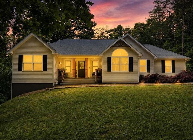 227 Clarkesville Heights Dr, Clarkesville, GA 30523