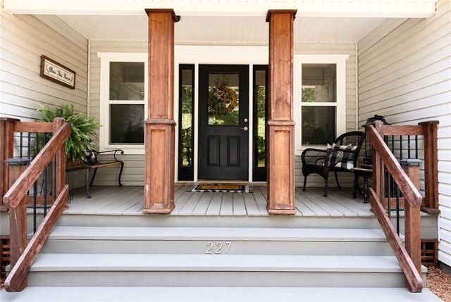 227 Clarkesville Heights Dr, Clarkesville, GA 30523