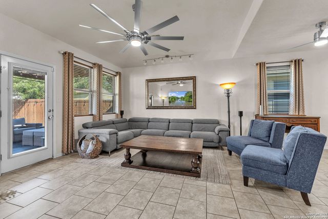 2535 Skybound, San Antonio, TX 78245