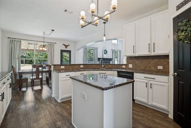 414 Love Bird Lane, Murphy, TX 75094