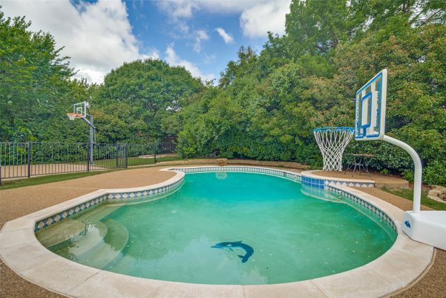 414 Love Bird Lane, Murphy, TX 75094