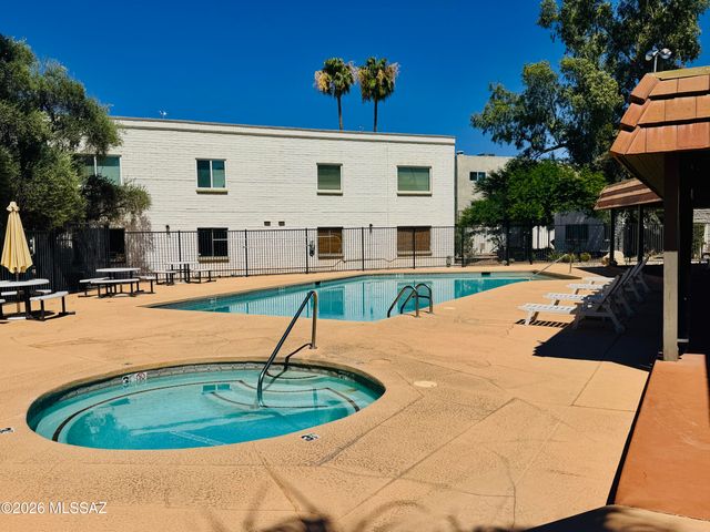8450 E Old Spanish Trl Apt 258, Tucson, AZ 85710