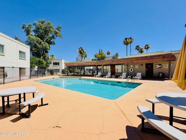 8450 E Old Spanish Trl Apt 258, Tucson, AZ 85710