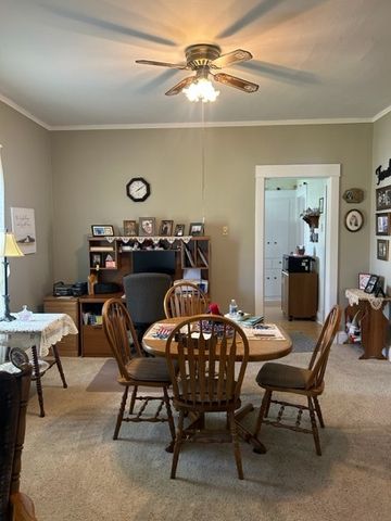723 S 5th Avenue W, Newton, IA 50208