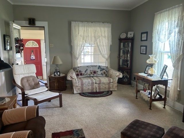 723 S 5th Avenue W, Newton, IA 50208
