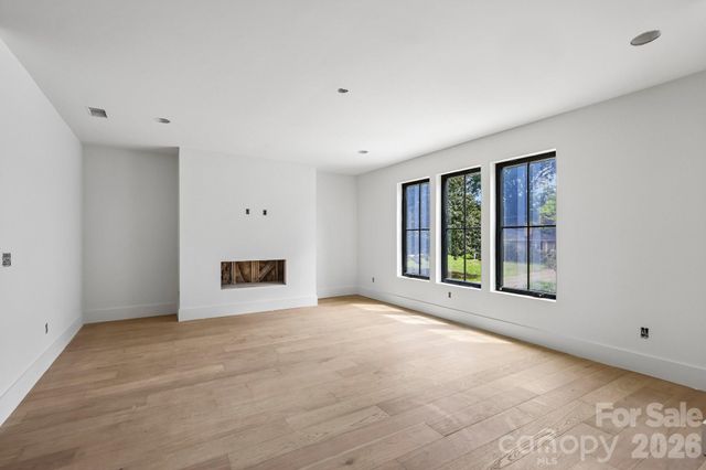 1539 Crystal Road, Charlotte, NC 28205