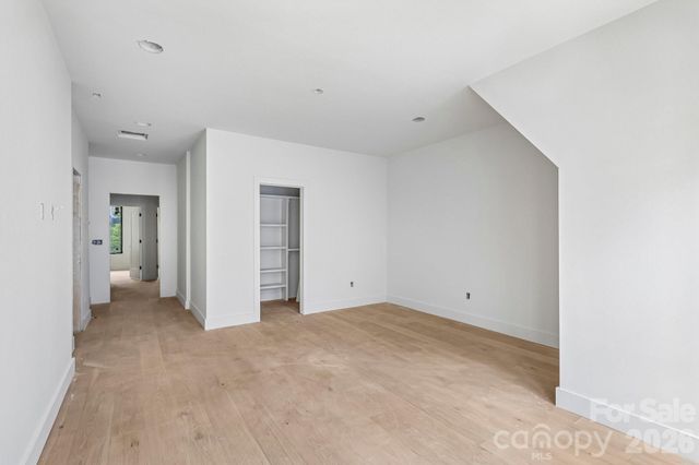 1539 Crystal Road, Charlotte, NC 28205