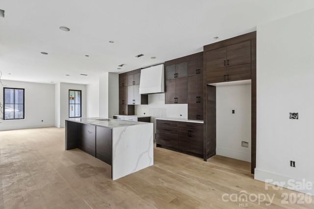1539 Crystal Road, Charlotte, NC 28205