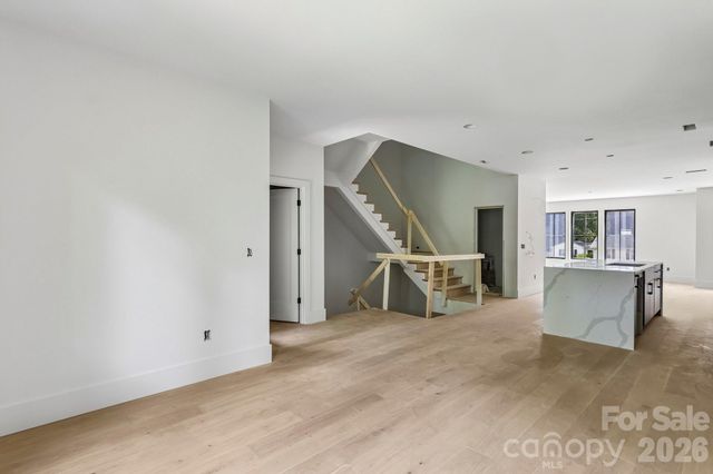1539 Crystal Road, Charlotte, NC 28205