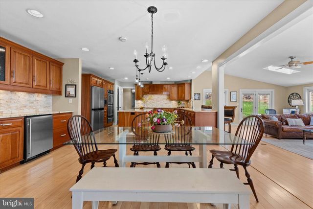 1979 ALCOTT RD, York, PA 17406