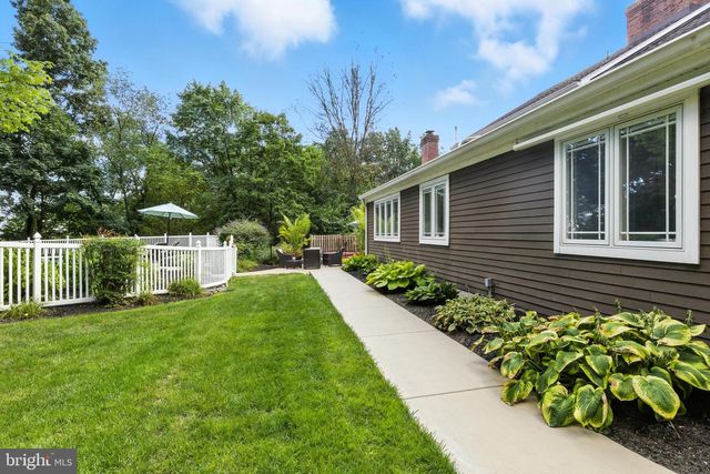 1979 ALCOTT RD, York, PA 17406