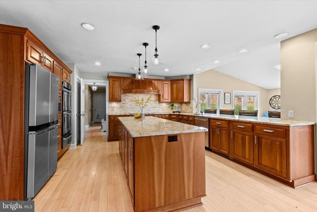 1979 ALCOTT RD, York, PA 17406