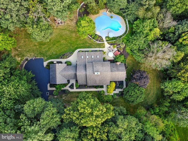 1979 ALCOTT RD, York, PA 17406