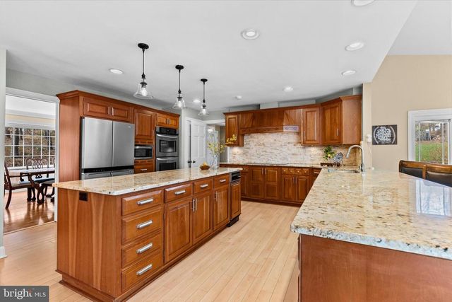 1979 ALCOTT RD, York, PA 17406