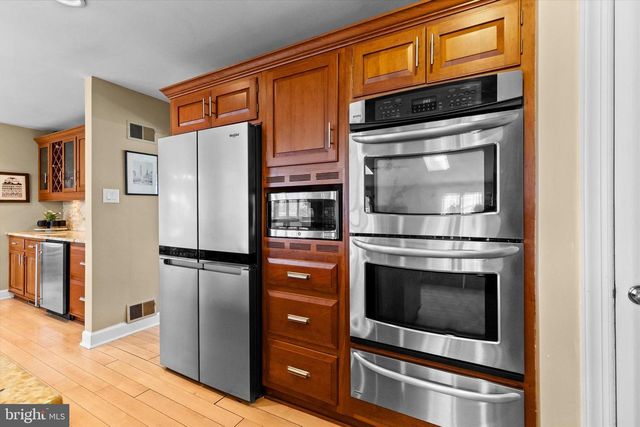 1979 ALCOTT RD, York, PA 17406