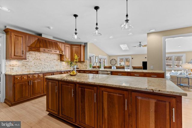 1979 ALCOTT RD, York, PA 17406