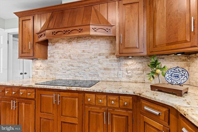 1979 ALCOTT RD, York, PA 17406