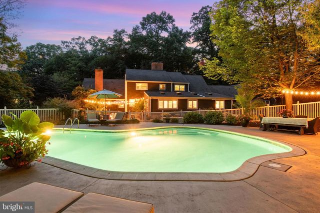 1979 ALCOTT RD, York, PA 17406