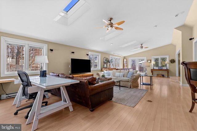 1979 ALCOTT RD, York, PA 17406