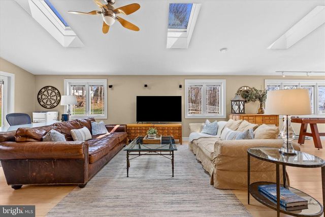 1979 ALCOTT RD, York, PA 17406