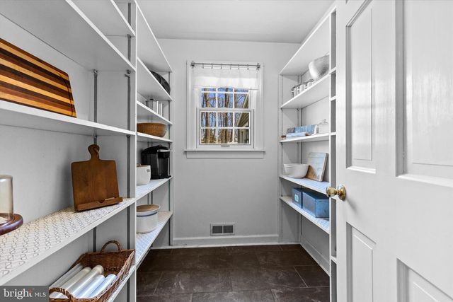 1979 ALCOTT RD, York, PA 17406