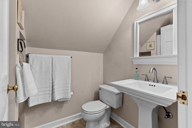 1979 ALCOTT RD, York, PA 17406