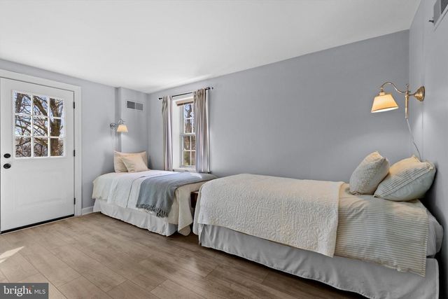 1979 ALCOTT RD, York, PA 17406