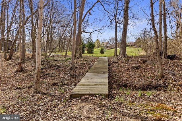 1979 ALCOTT RD, York, PA 17406