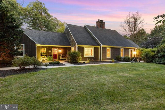 1979 ALCOTT RD, York, PA 17406