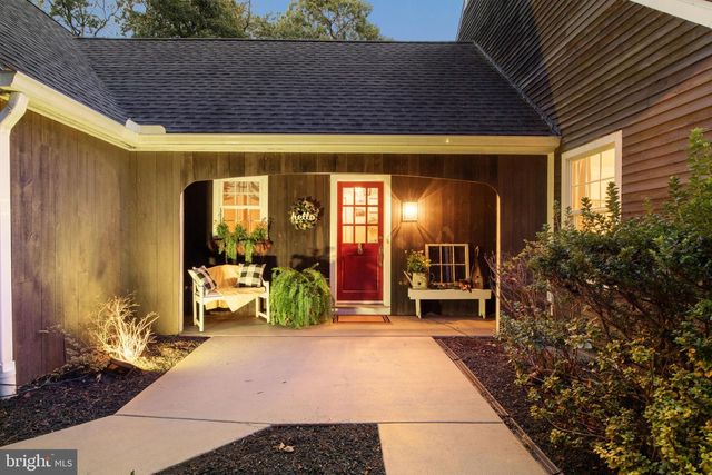 1979 ALCOTT RD, York, PA 17406