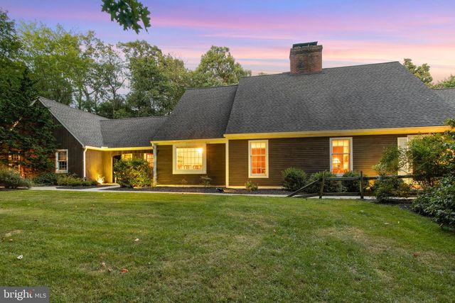 1979 ALCOTT RD, York, PA 17406