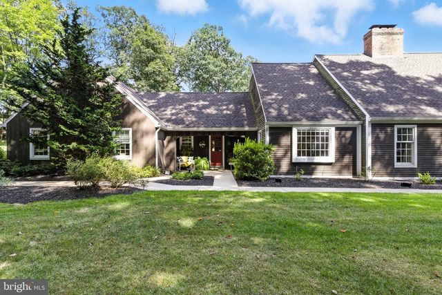 1979 ALCOTT RD, York, PA 17406