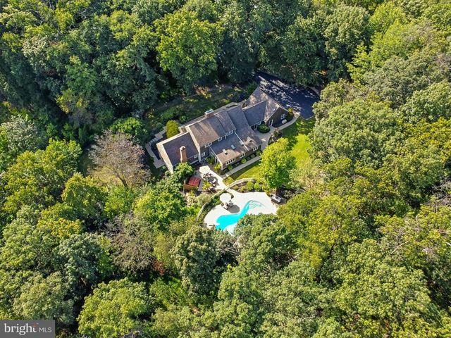 1979 ALCOTT RD, York, PA 17406