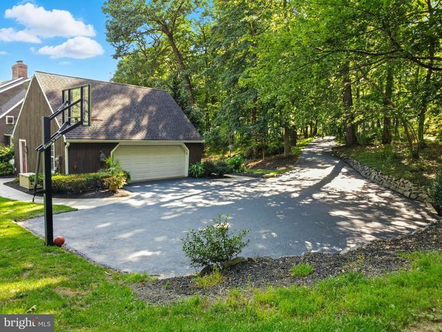 1979 ALCOTT RD, York, PA 17406