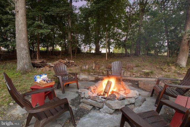 1979 ALCOTT RD, York, PA 17406