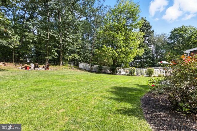 1979 ALCOTT RD, York, PA 17406