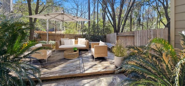 14 Valley Oaks Circle, The Woodlands, TX 77382