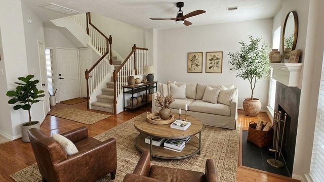 14 Valley Oaks Circle, The Woodlands, TX 77382