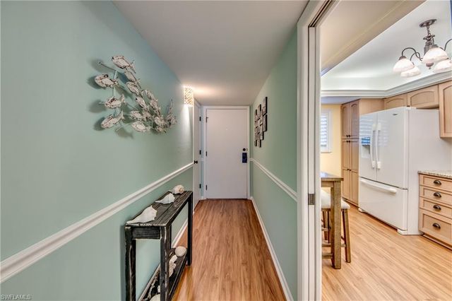 6725 Winkler RD 202, Fort Myers, FL 33919