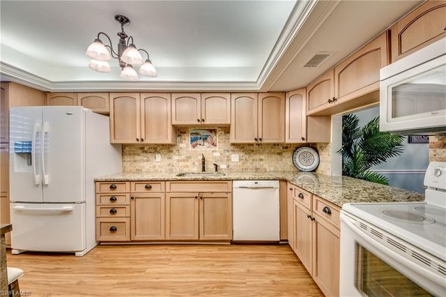 6725 Winkler RD 202, Fort Myers, FL 33919