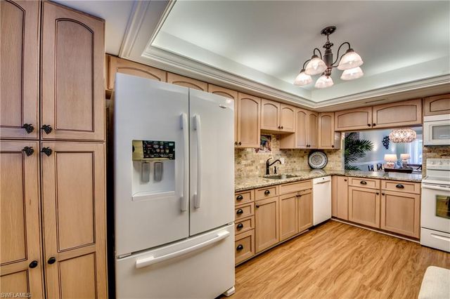 6725 Winkler RD 202, Fort Myers, FL 33919