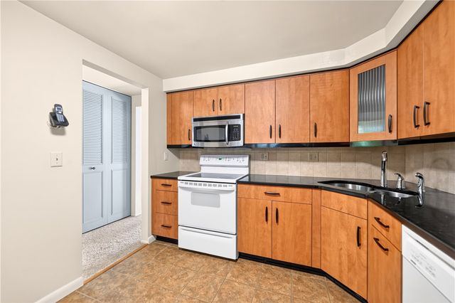 55 Maple Ct, Ross Twp, PA 15237