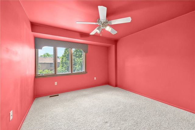 55 Maple Ct, Ross Twp, PA 15237