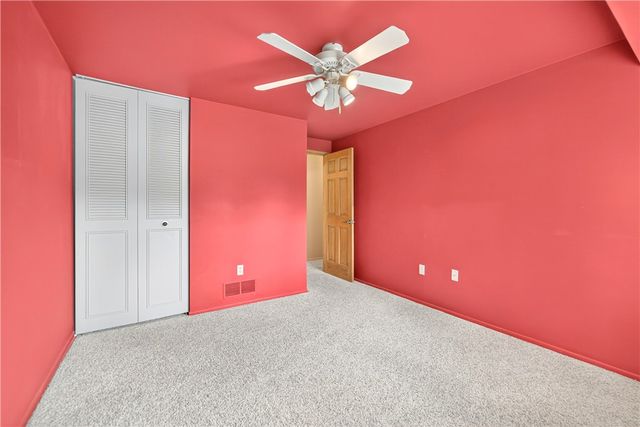 55 Maple Ct, Ross Twp, PA 15237