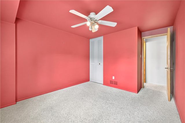 55 Maple Ct, Ross Twp, PA 15237