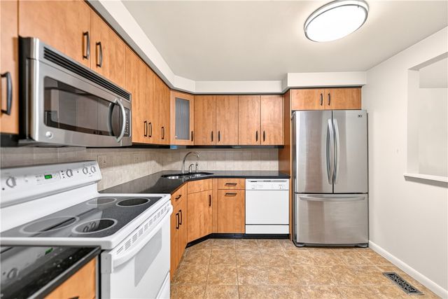 55 Maple Ct, Ross Twp, PA 15237