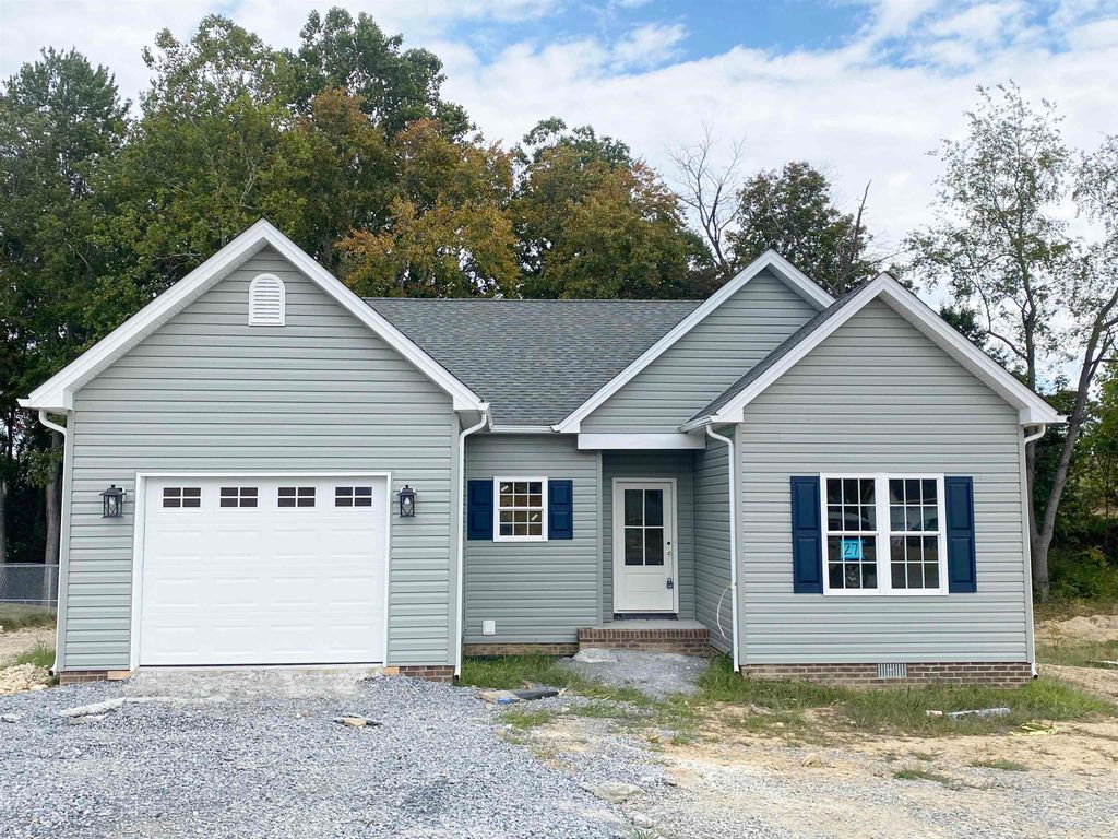 117 SPRING RIDGE DR, Stuarts Draft, VA 24477